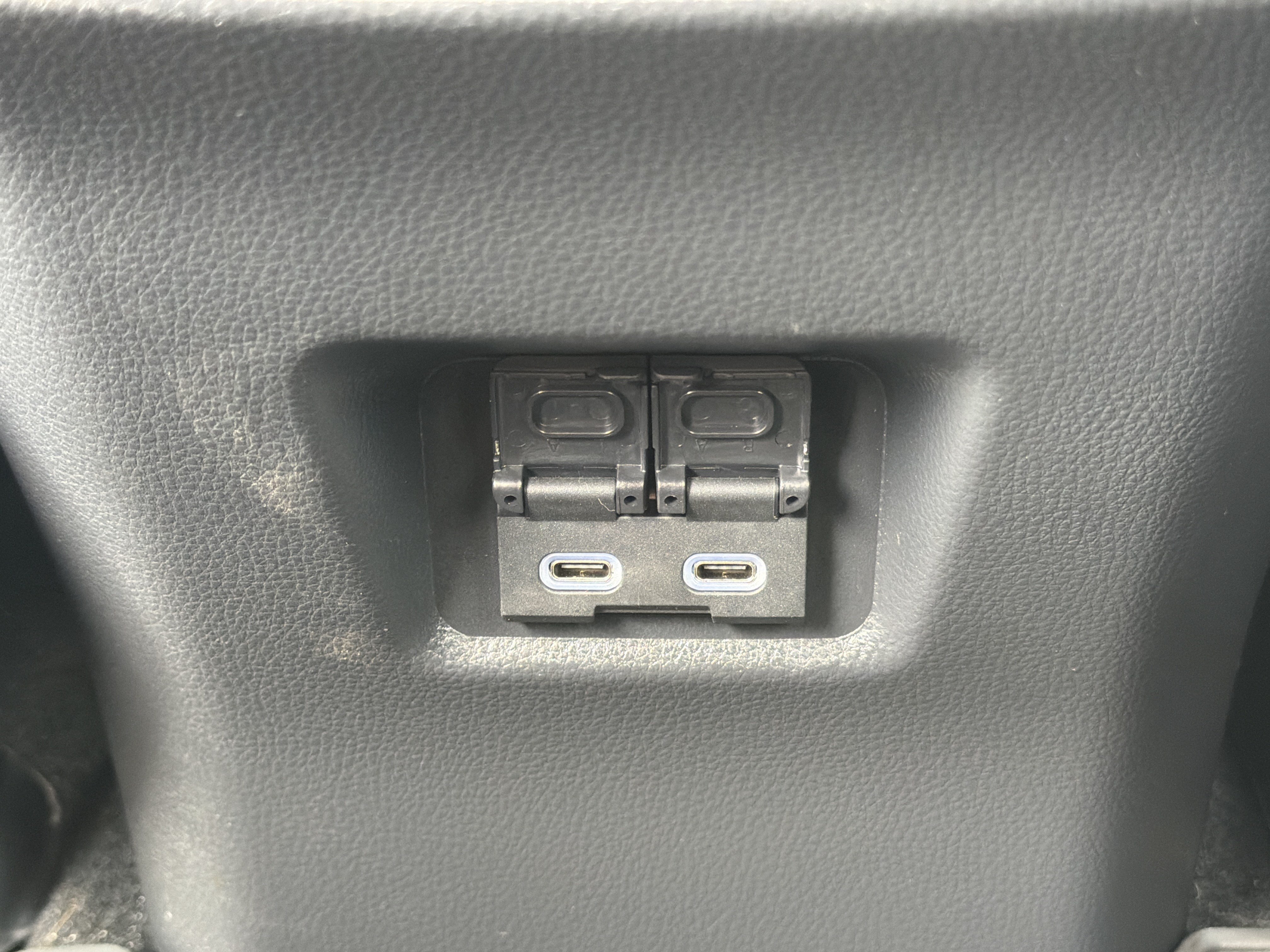 Used 2025 Toyota RAV4 XLE FWD image 20