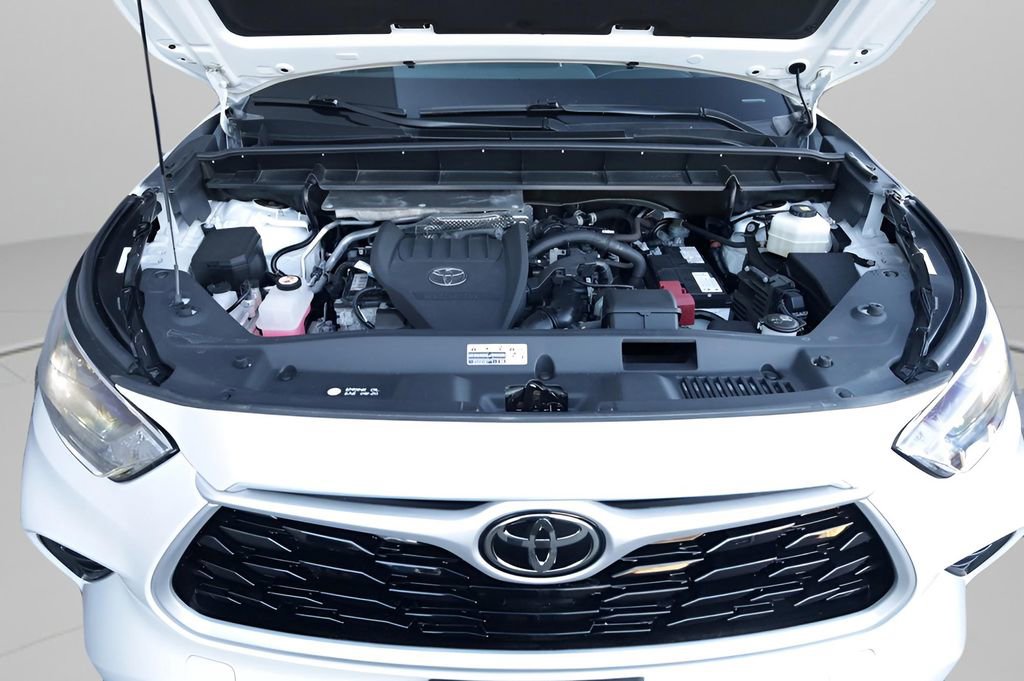 Used 2023 Toyota Highlander XLE image 35