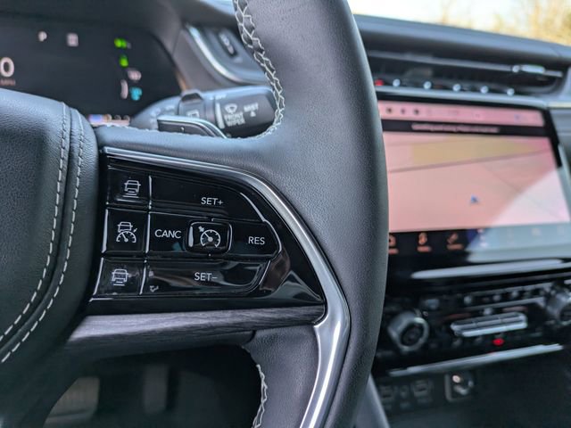 Used 2022 Jeep Grand Cherokee Overland w/ Luxury Tech Group IV image 31