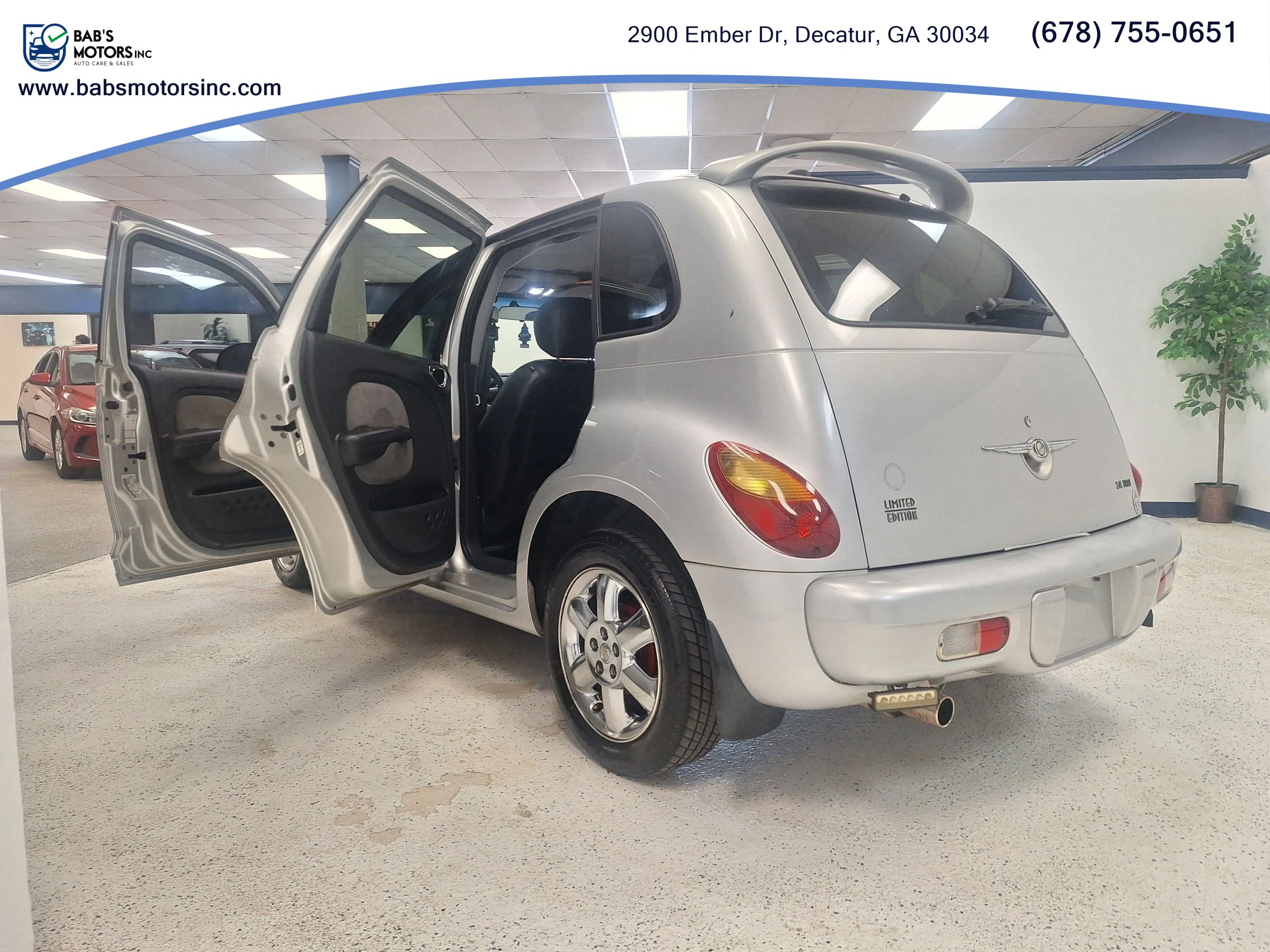 Used 2004 Chrysler PT Cruiser Limited FWD image 8