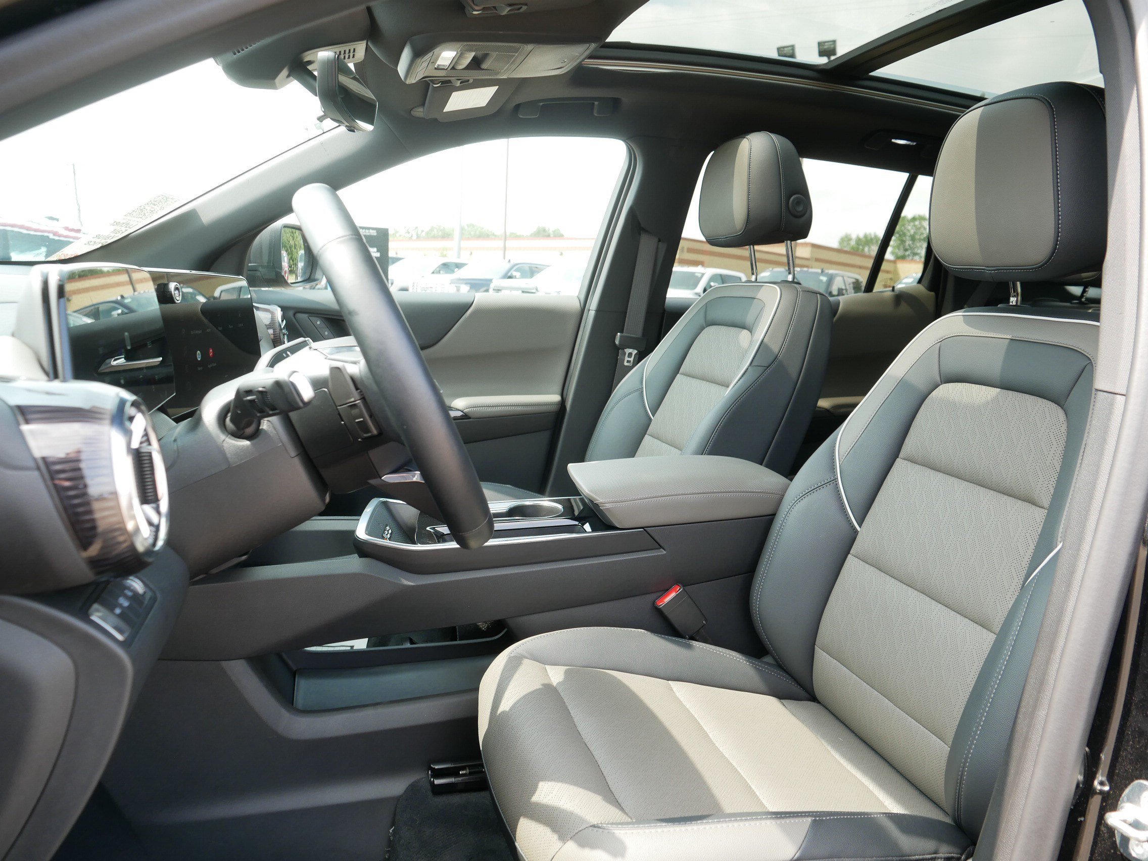 Used 2025 Chevrolet Equinox LT w/ Convenience Package II AWD/4WD image 34