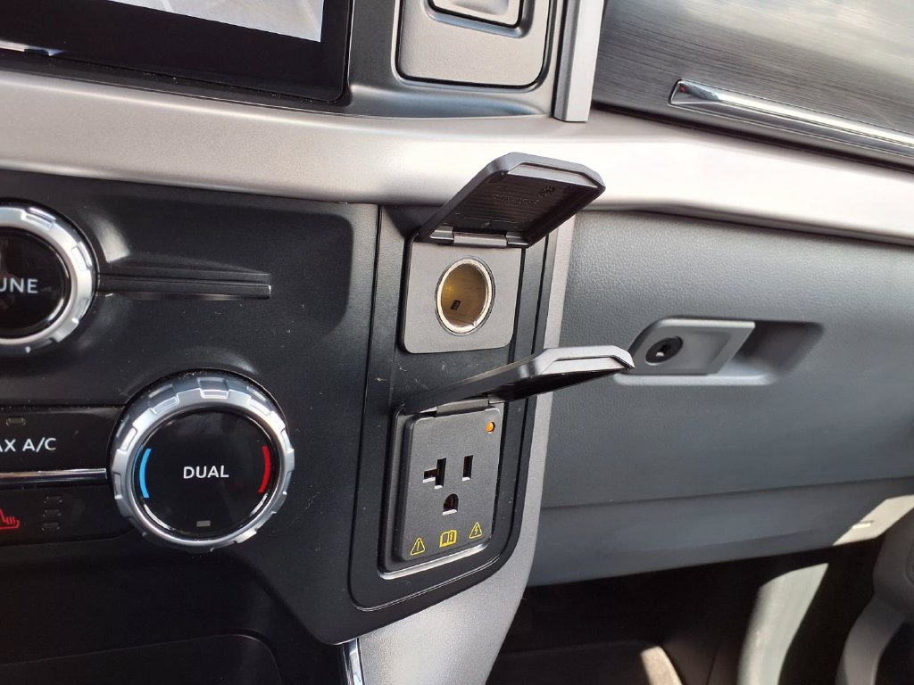 Used 2023 Ford F150 Lightning XLT AWD/4WD image 33