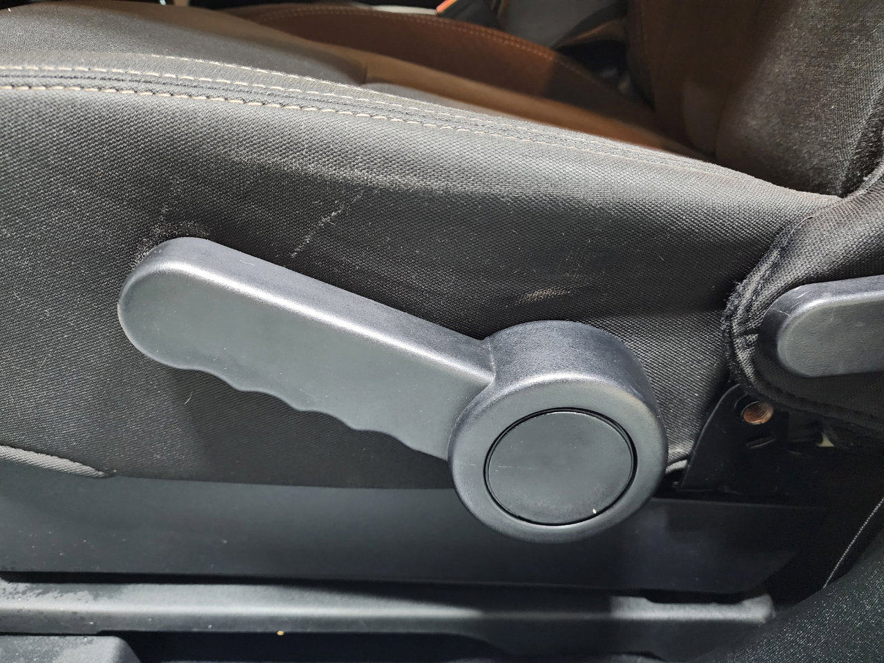 Used 2018 Jeep Wrangler Sport image 17