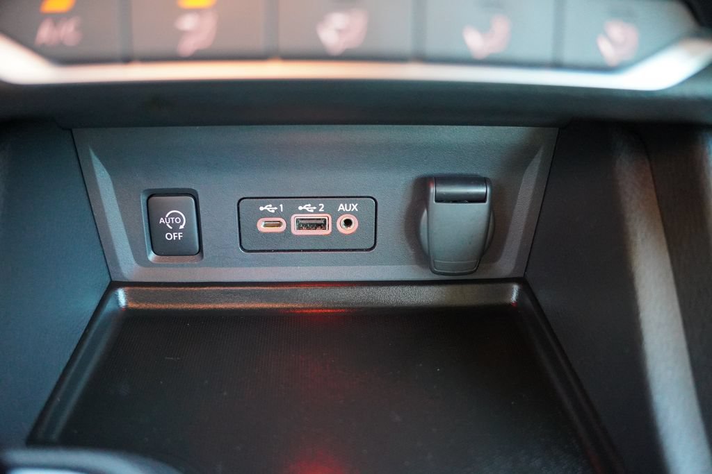 Used 2024 Nissan Sentra SV FWD image 25
