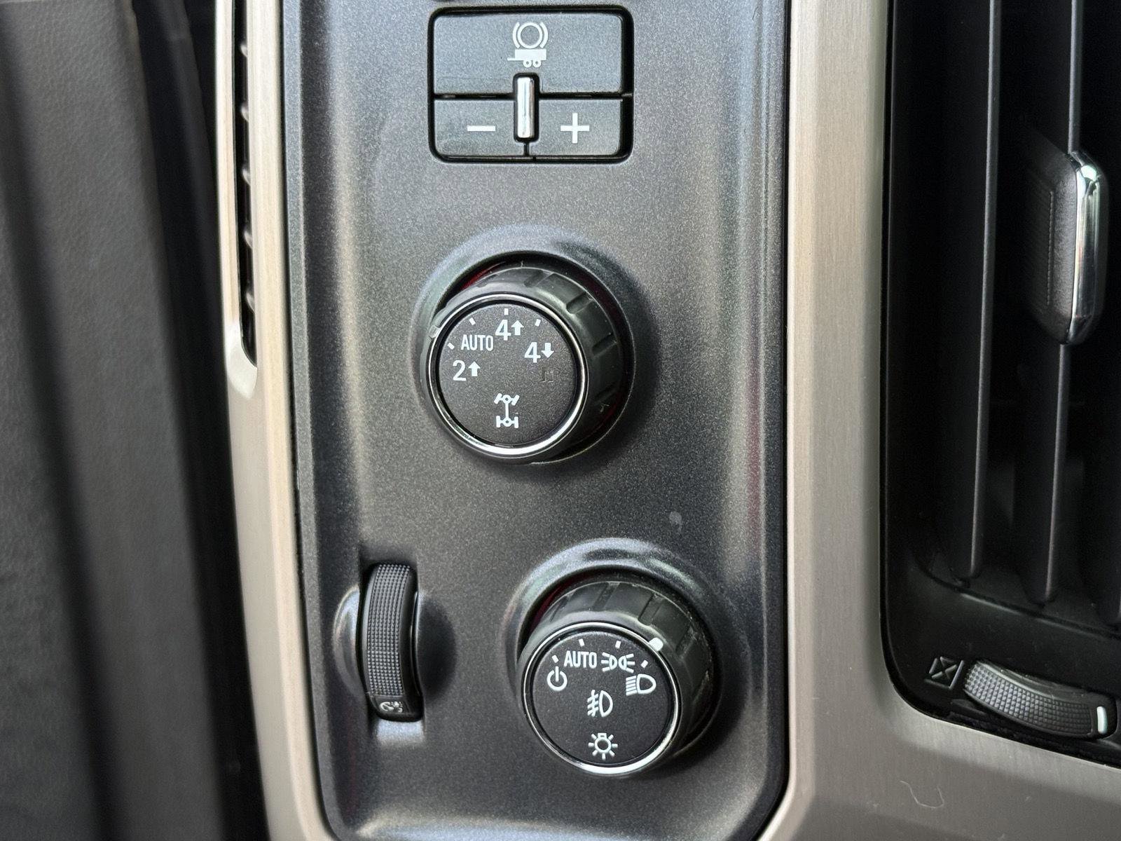 Used 2016 GMC Sierra 1500 Denali w/ Enhanced Driver Alert Package AWD/4WD image 20