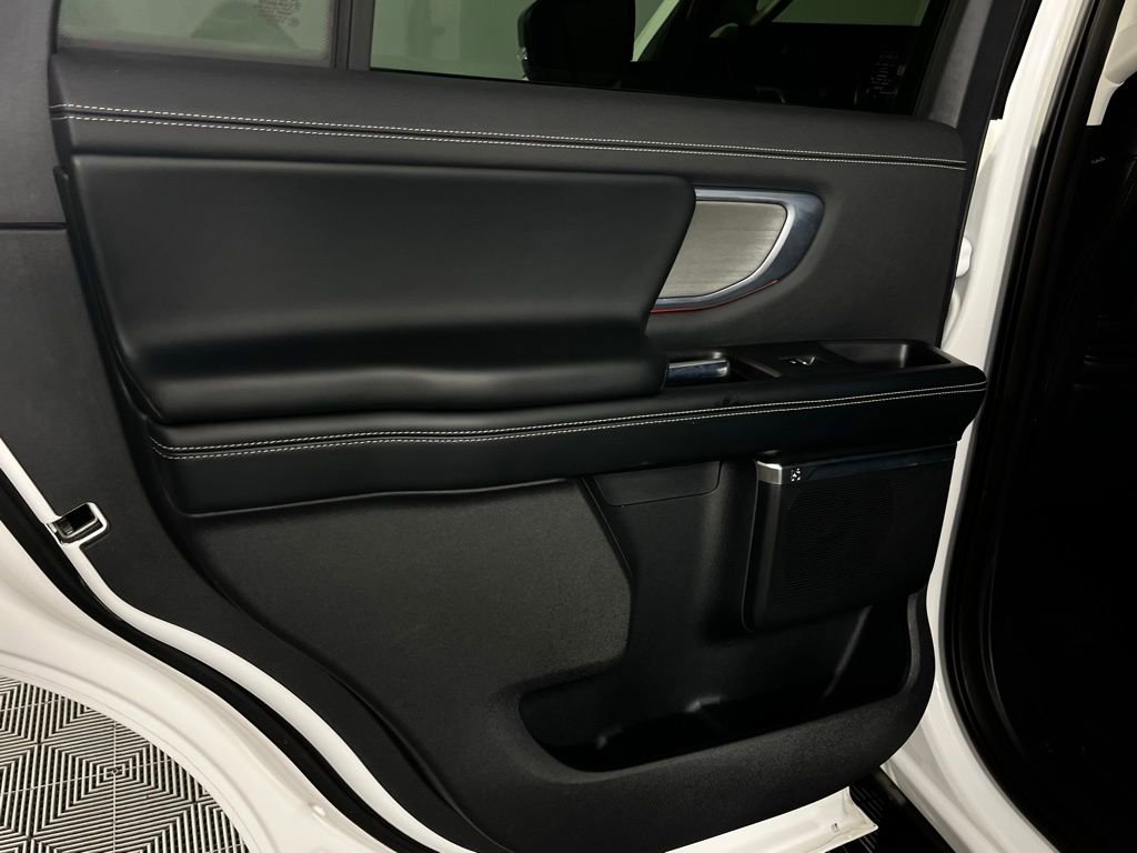 Used 2025 Ford Expedition Platinum image 34