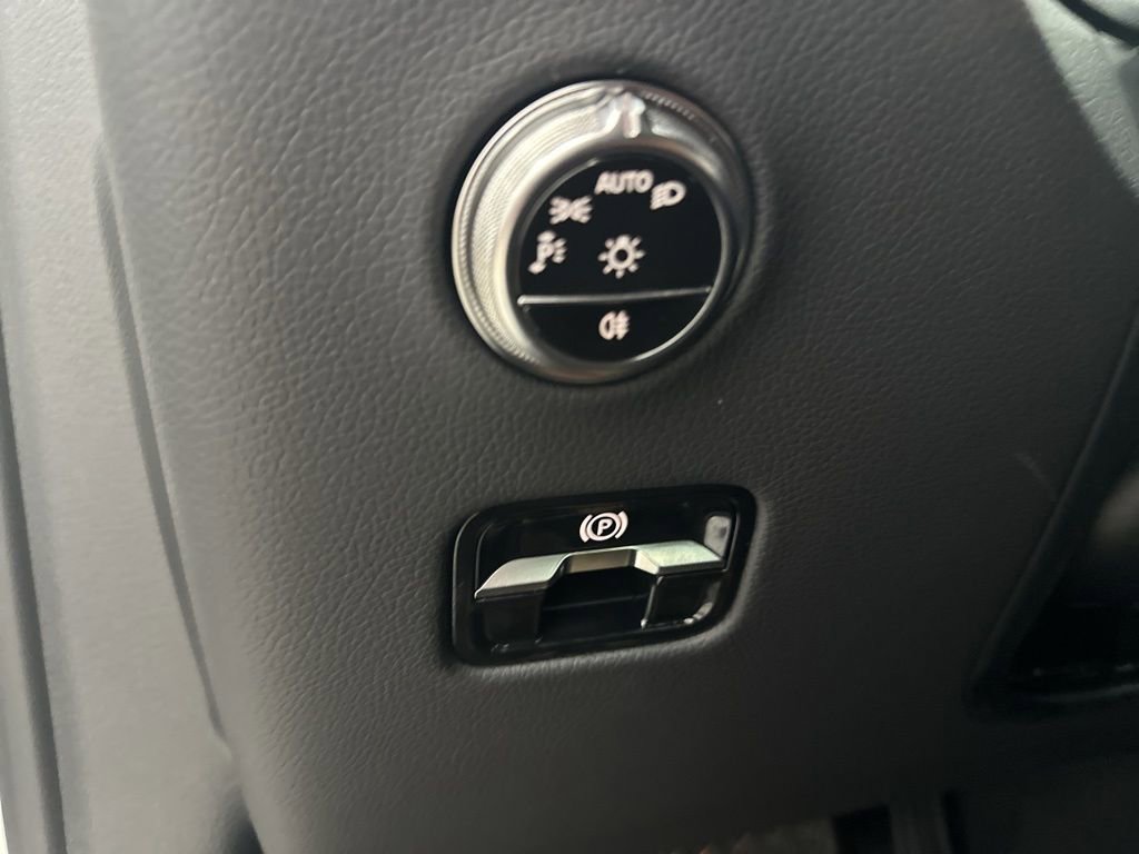 Used 2026 Mercedes-Benz GLC 300 image 18