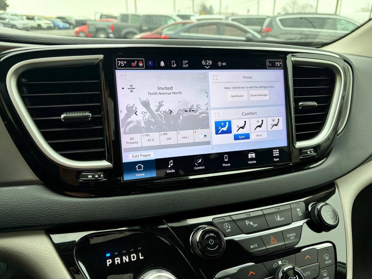 Used 2024 Chrysler Pacifica Touring-L FWD image 25