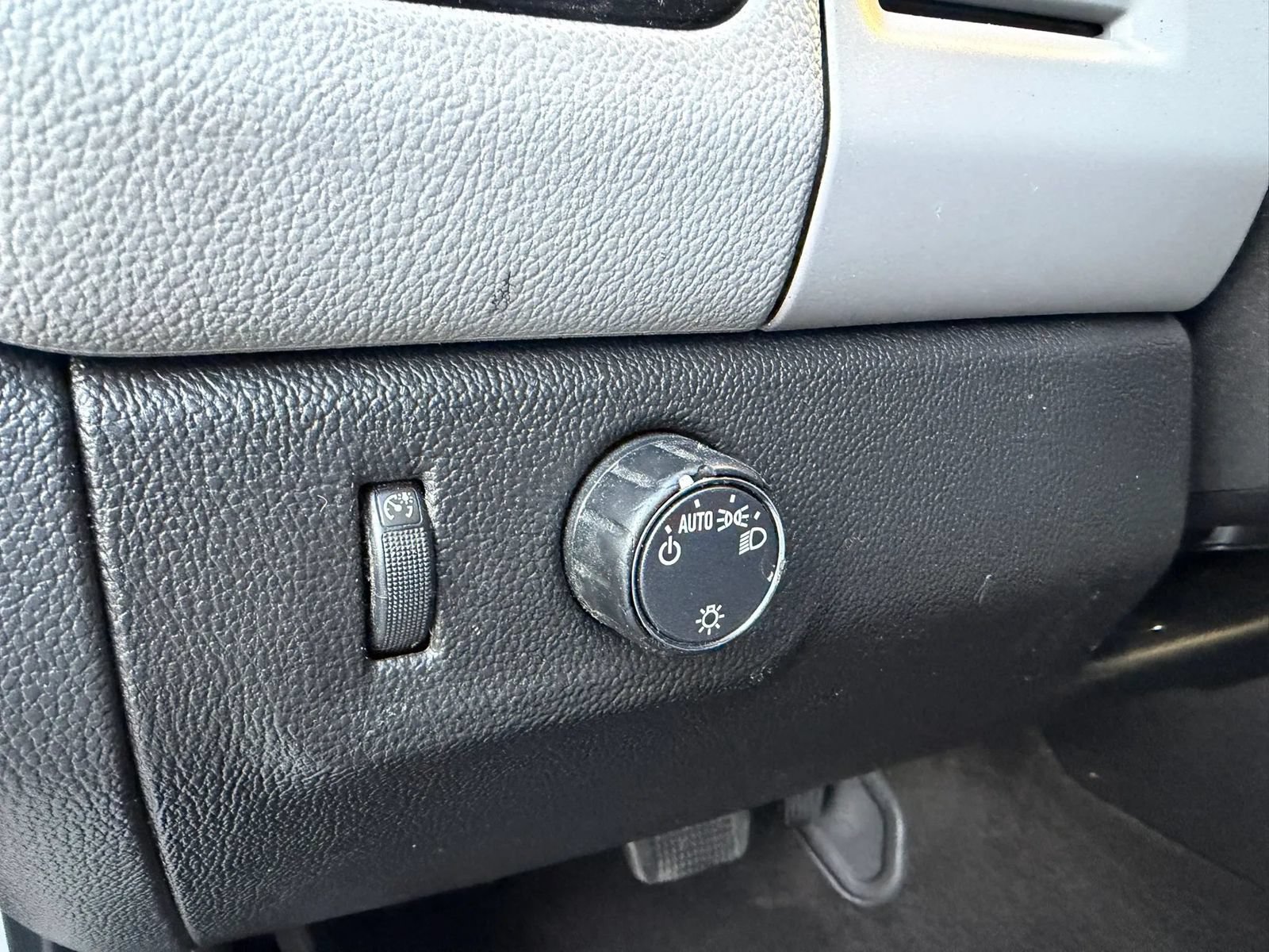 Used 2018 Chevrolet Colorado W/T w/ WT Convenience Package RWD image 16