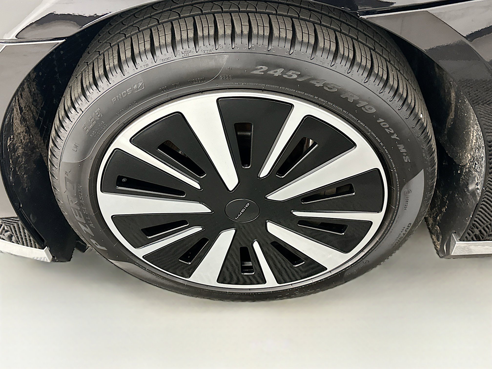 Used 2023 Lucid Air Pure image 11