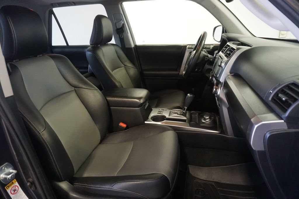 Used 2016 Toyota 4Runner SR5 Premium image 19