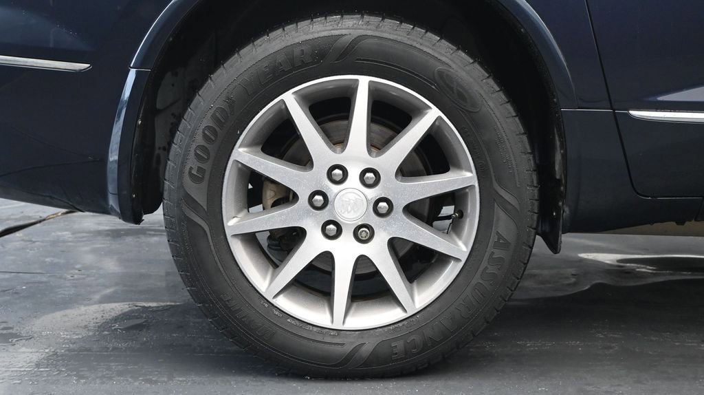 Used 2017 Buick Enclave Leather FWD image 9