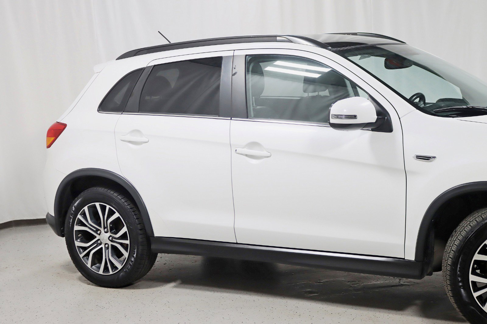 Used 2016 Mitsubishi Outlander Sport GT image 3