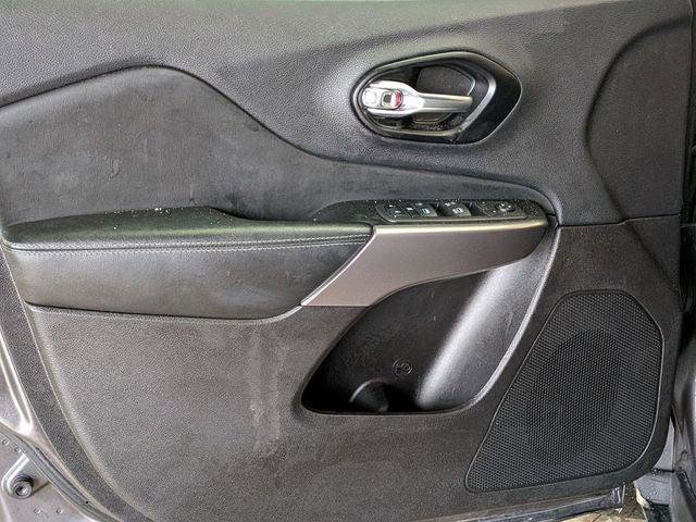 Certified 2022 Jeep Cherokee Latitude Lux image 14