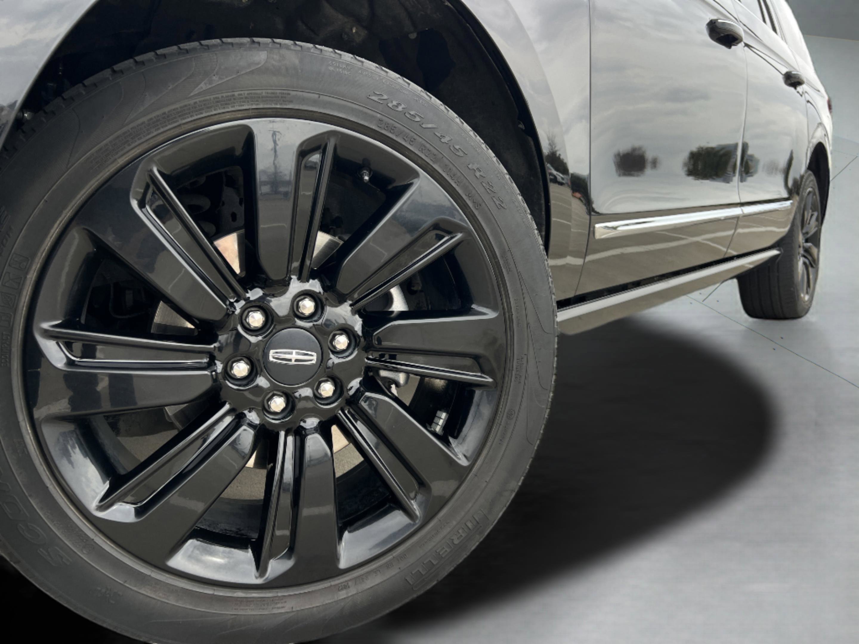 Used 2023 Lincoln Navigator L Reserve image 13