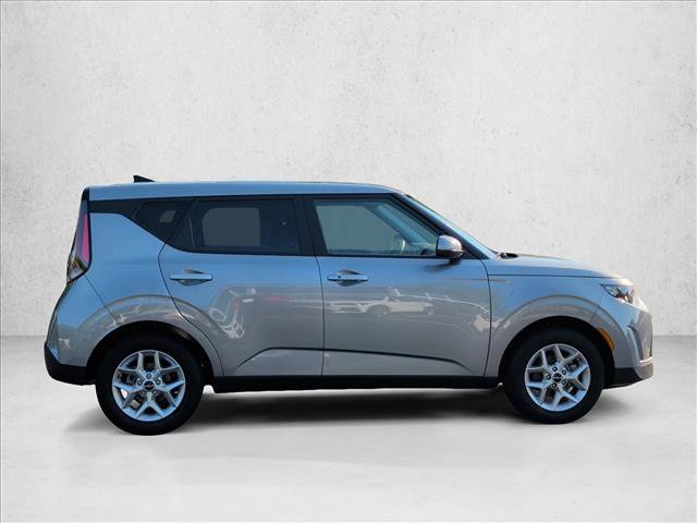 Used 2025 Kia Soul S FWD image 4