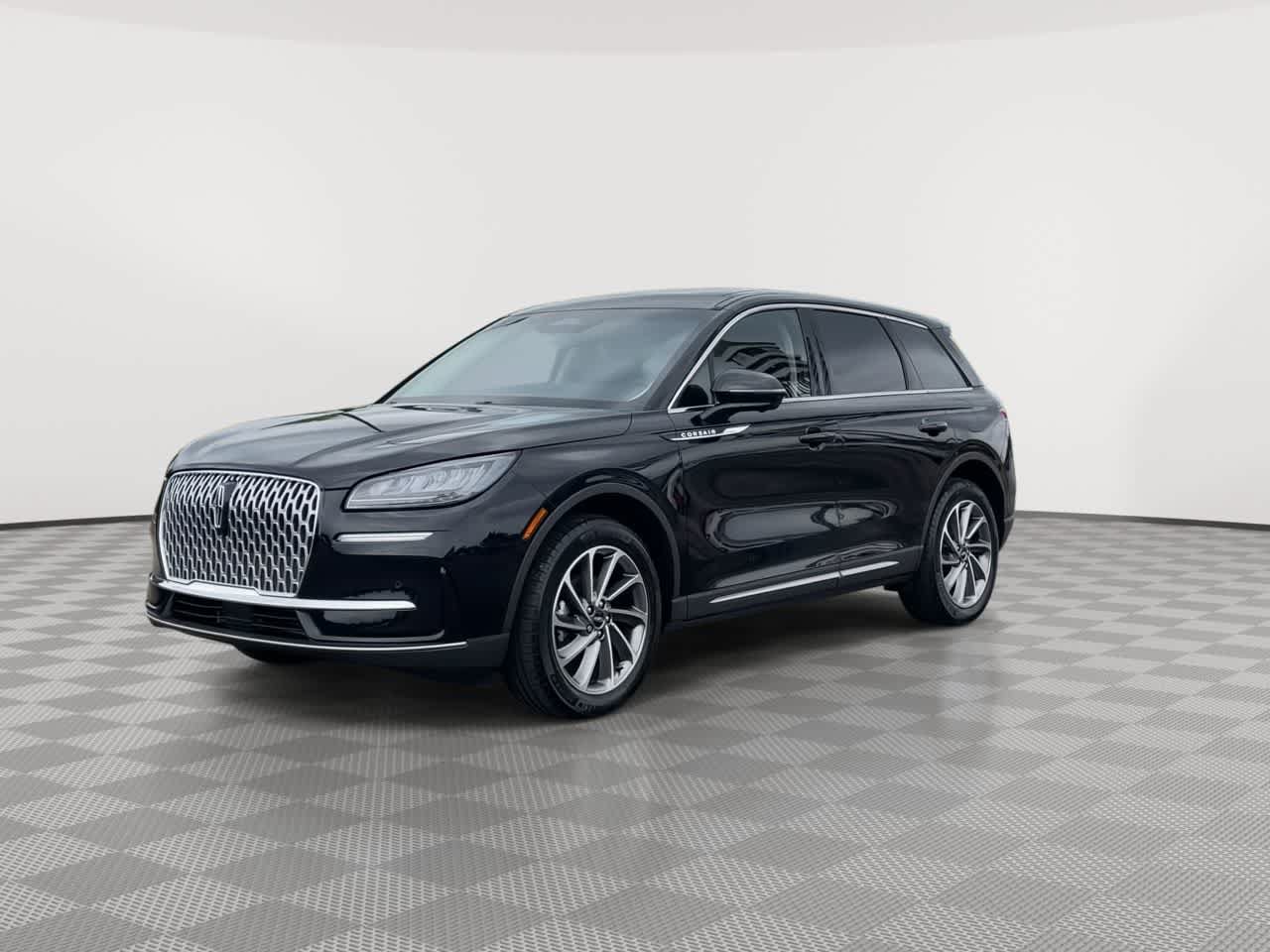 Used 2024 Lincoln Corsair AWD w/ Equipment Group 101A image 4