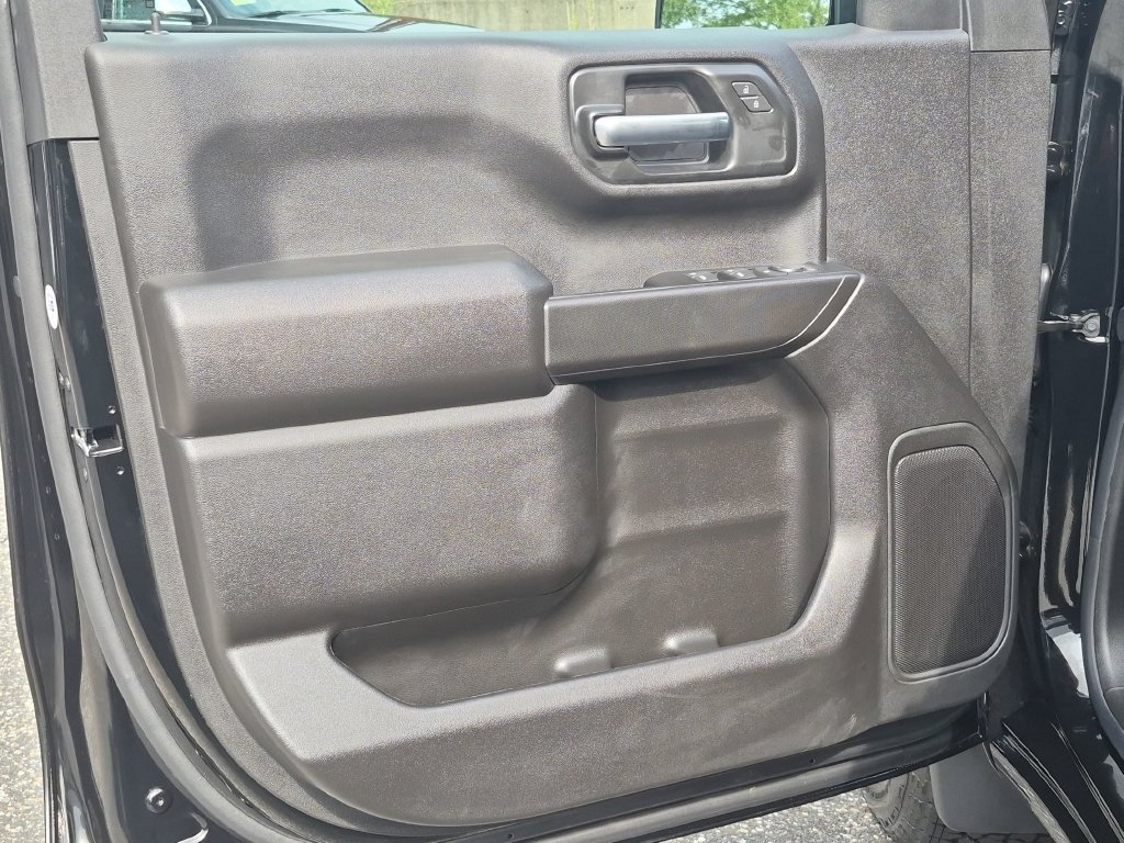 New 2026 Chevrolet Silverado 1500 Custom w/ Turbomax Blackout Package AWD/4WD image 9