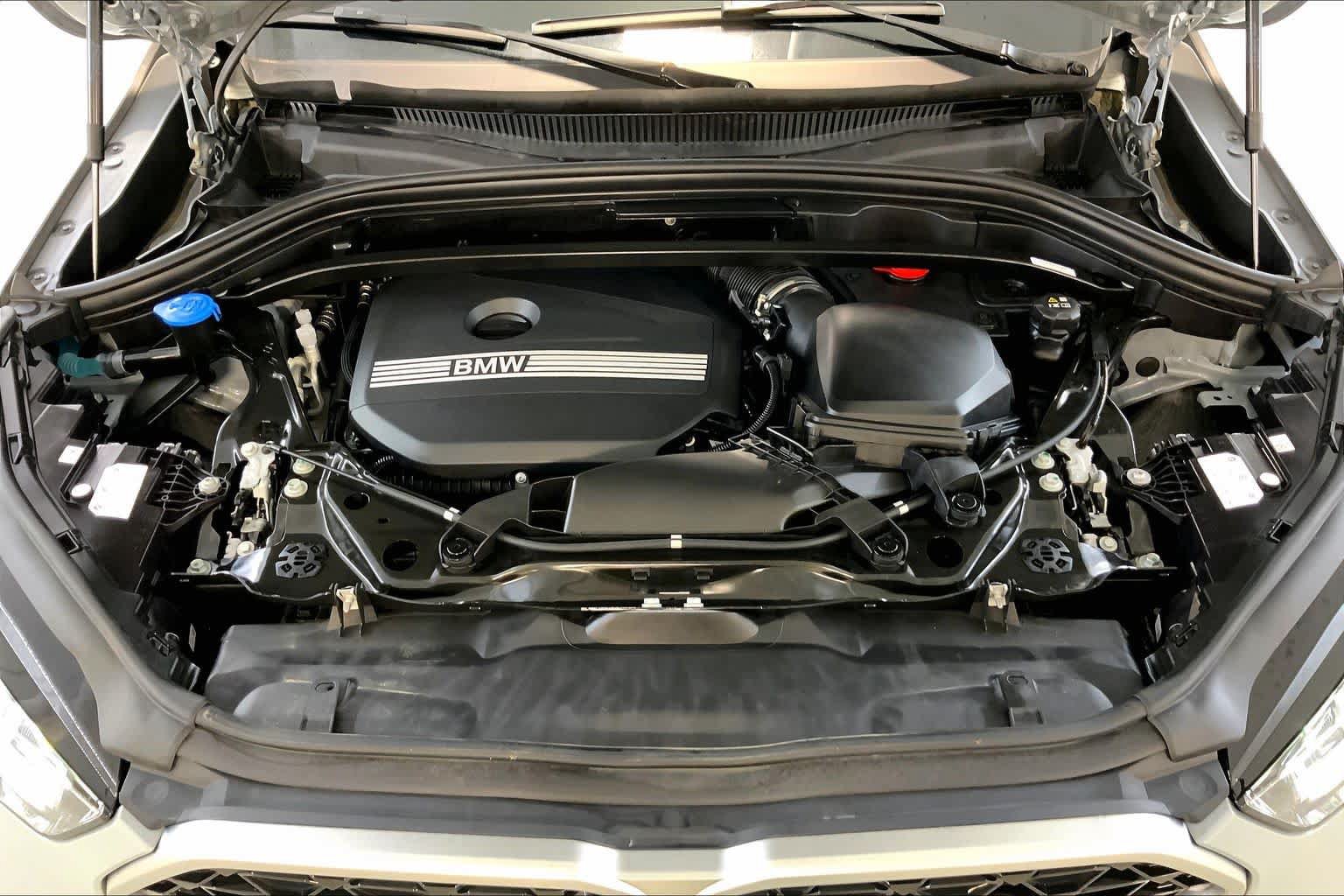 Used 2024 BMW X2 xDrive28i w/ M Sport Package AWD/4WD image 30