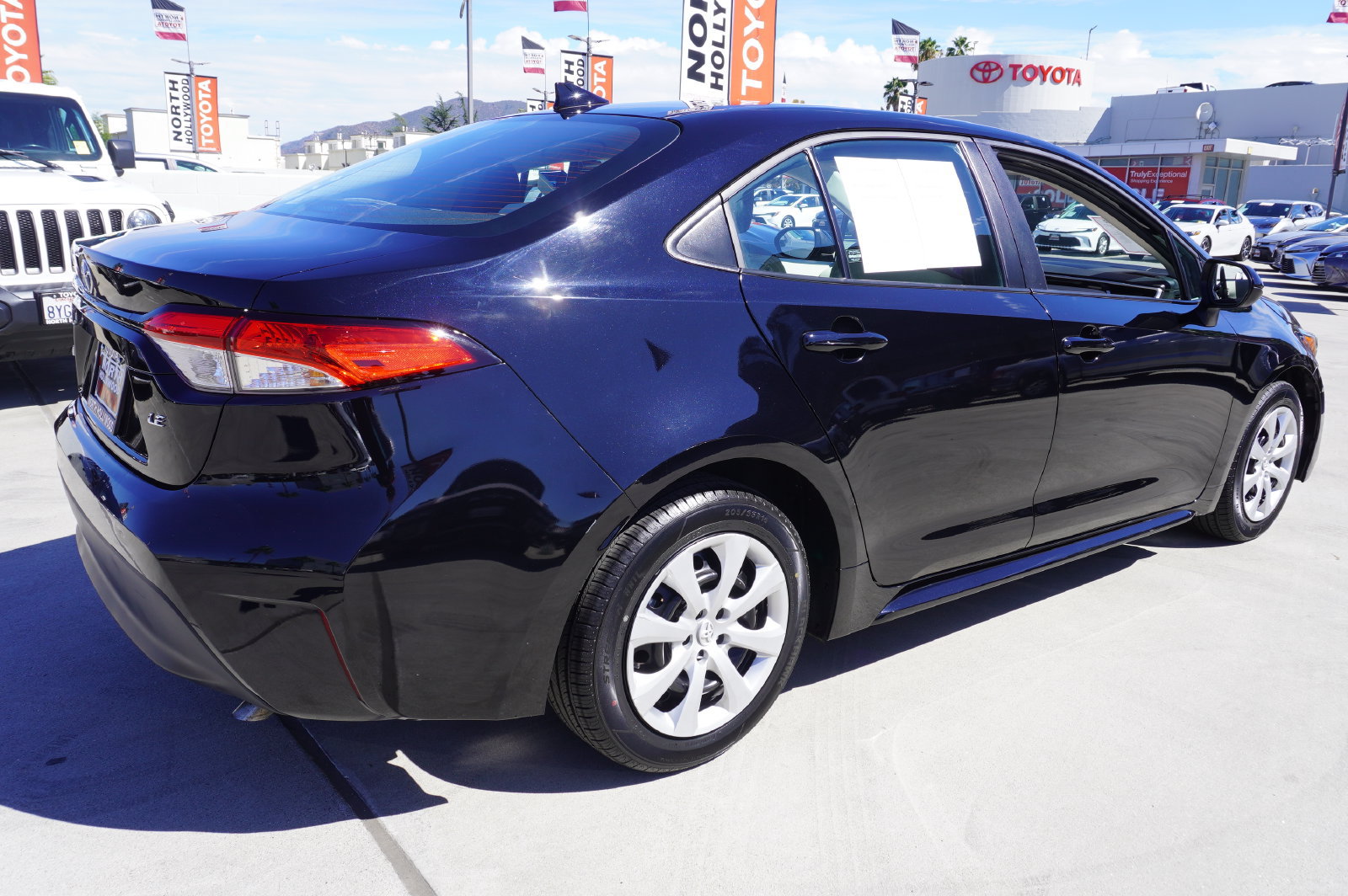 Certified 2025 Toyota Corolla LE FWD image 7