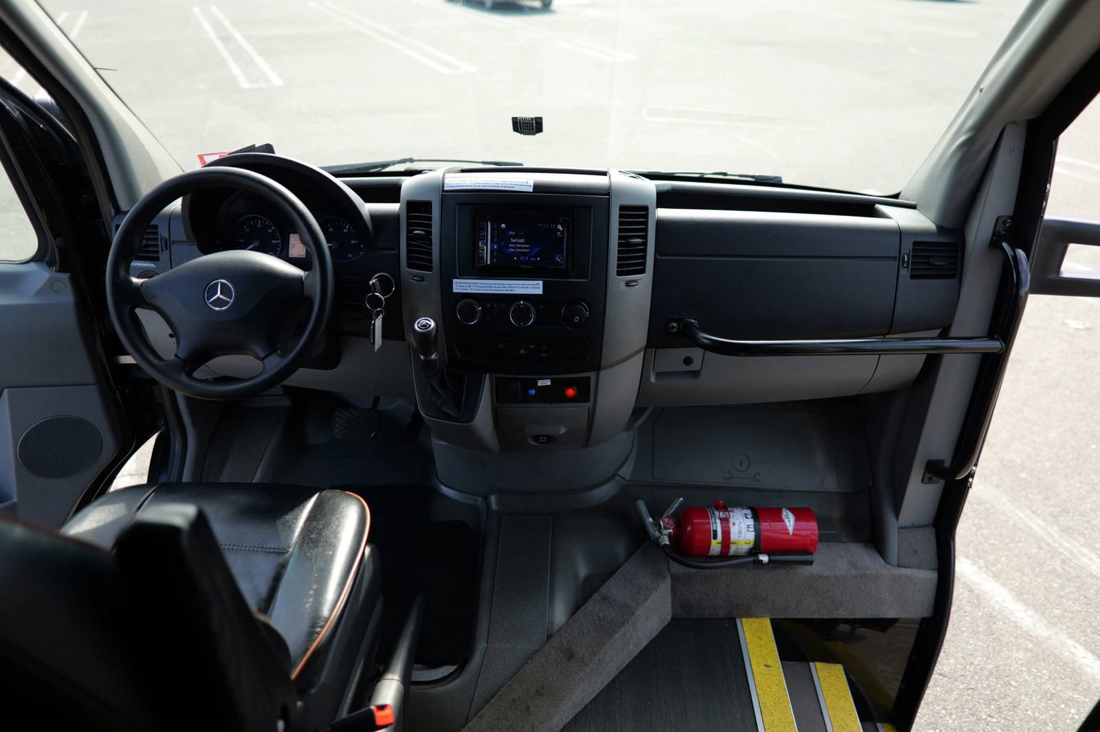 Used 2015 Mercedes-Benz Sprinter 3500 image 19