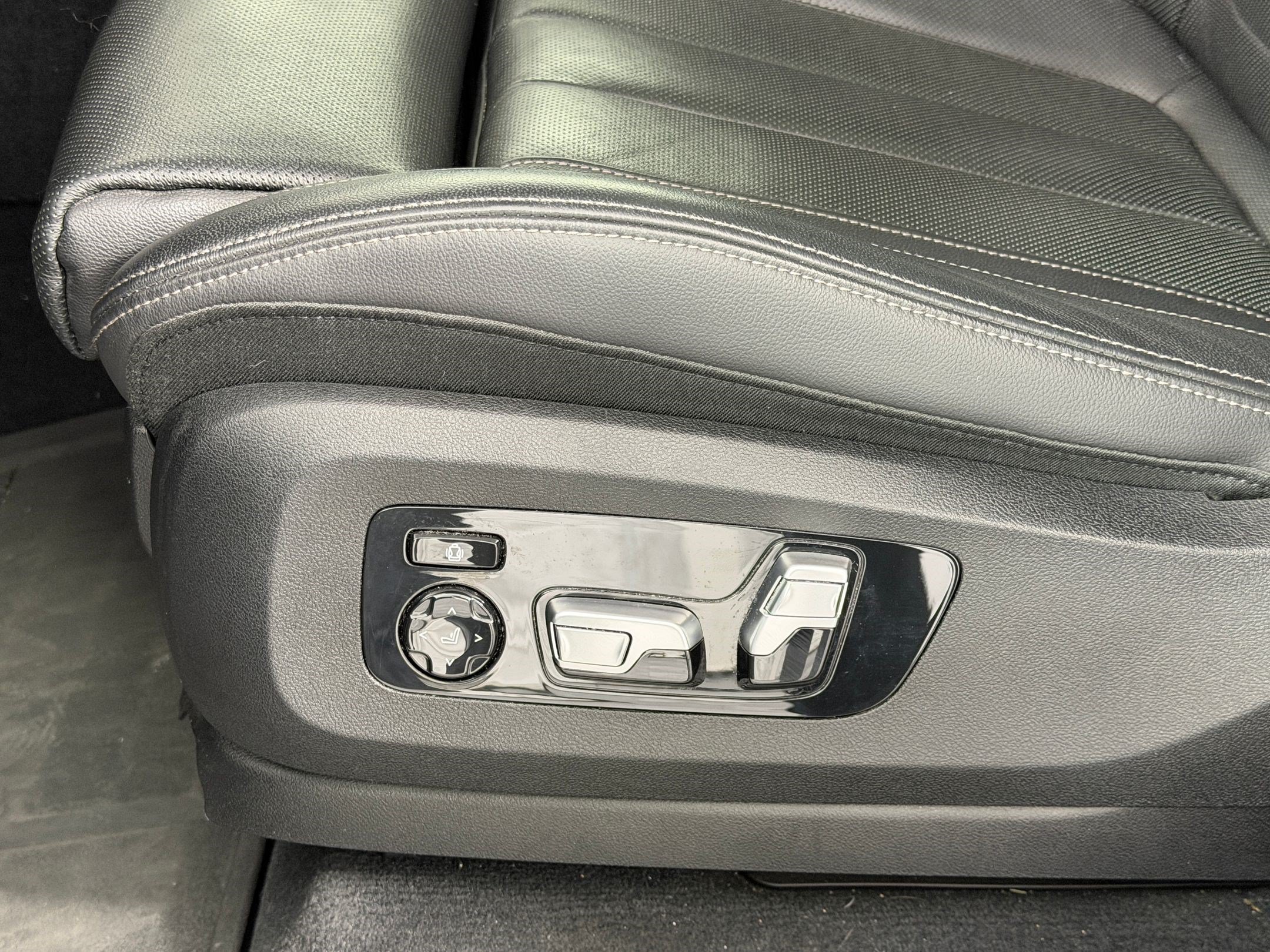 Used 2020 BMW X5 sDrive40i w/ Premium Package RWD image 16