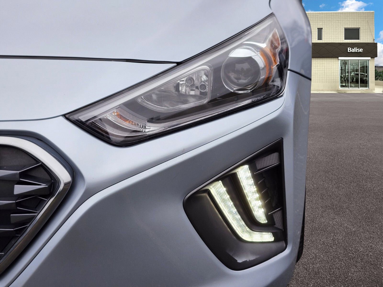 Used 2021 Hyundai Ioniq SE image 10