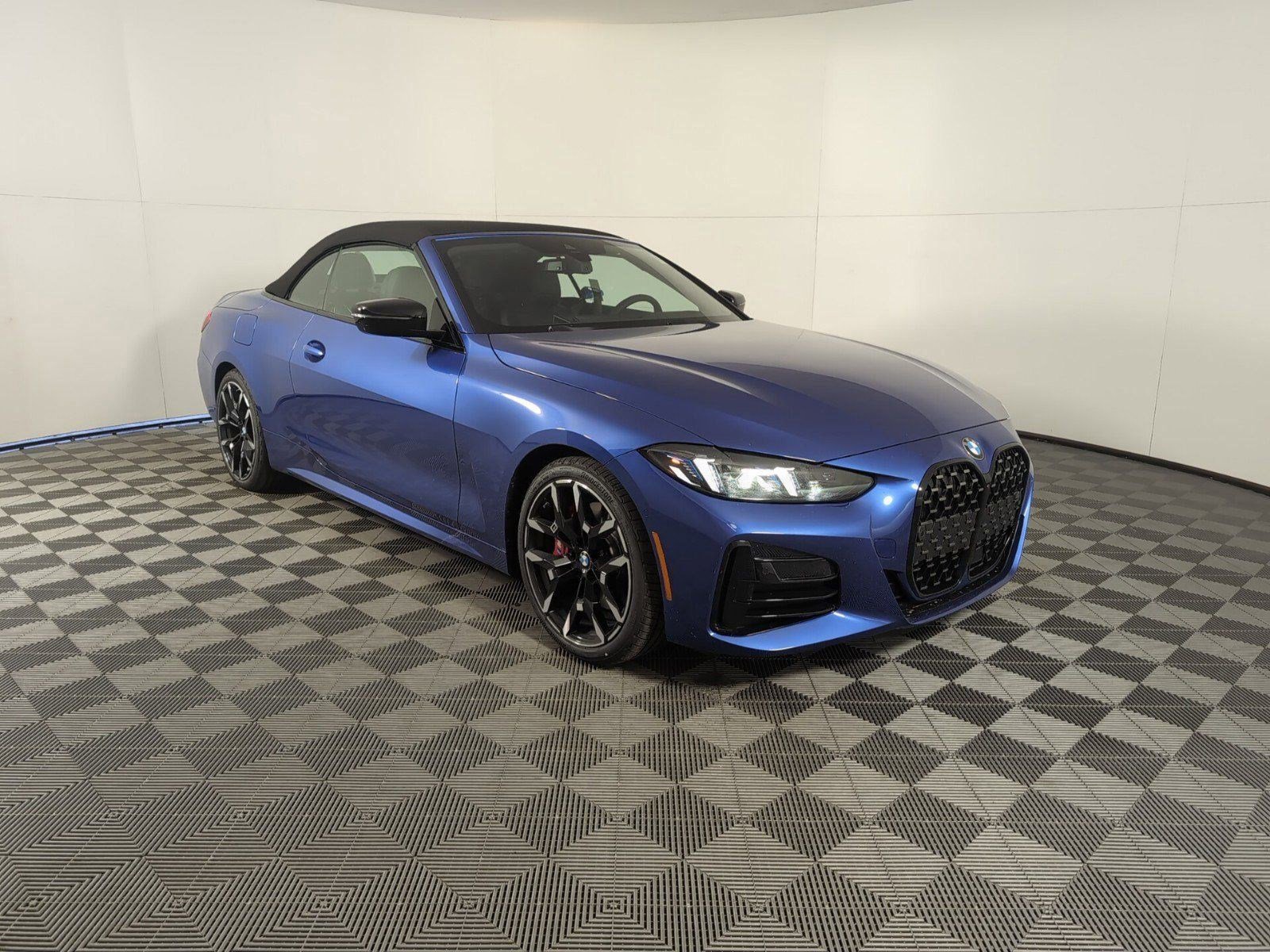 Used 2025 BMW 430i Convertible w/ M Sport Package image 20