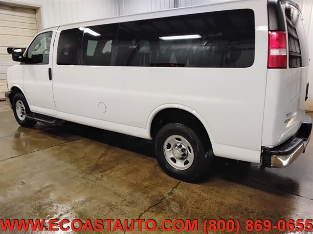 Used 2020 Chevrolet Express 3500 LT w/ LT Preferred Equipment Group RWD image 4