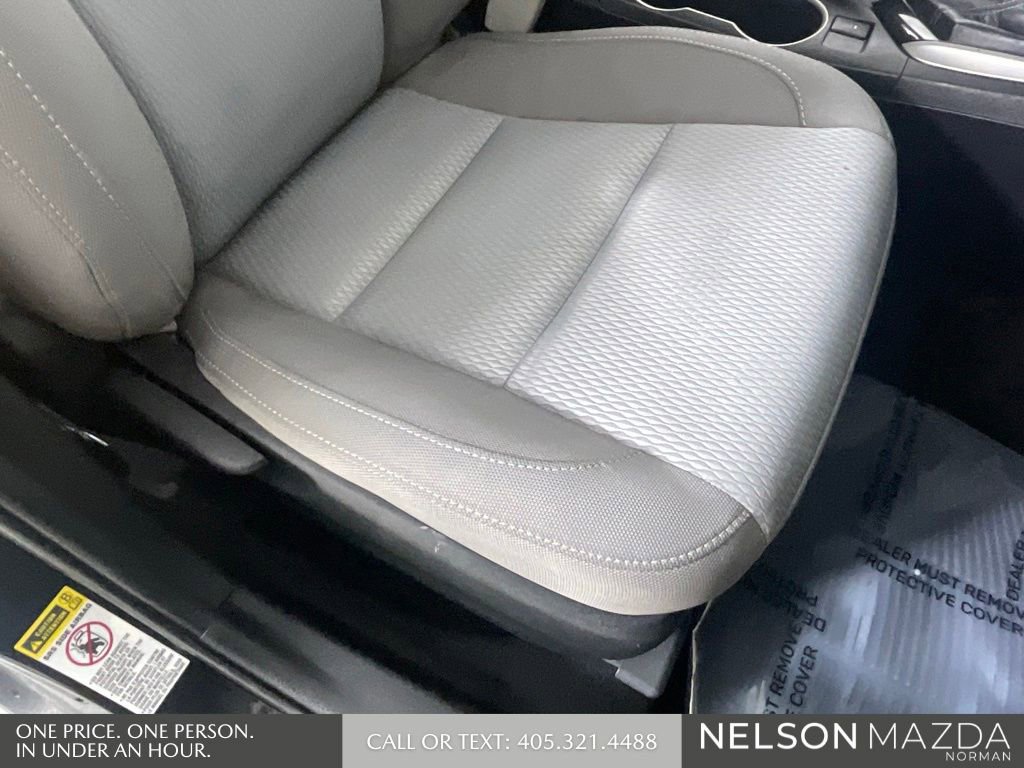 Used 2016 Toyota Corolla LE FWD image 27