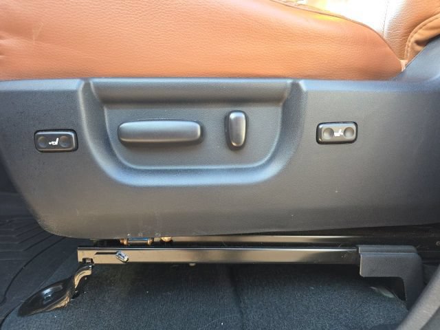 Used 2020 Toyota Sequoia Platinum AWD/4WD image 30