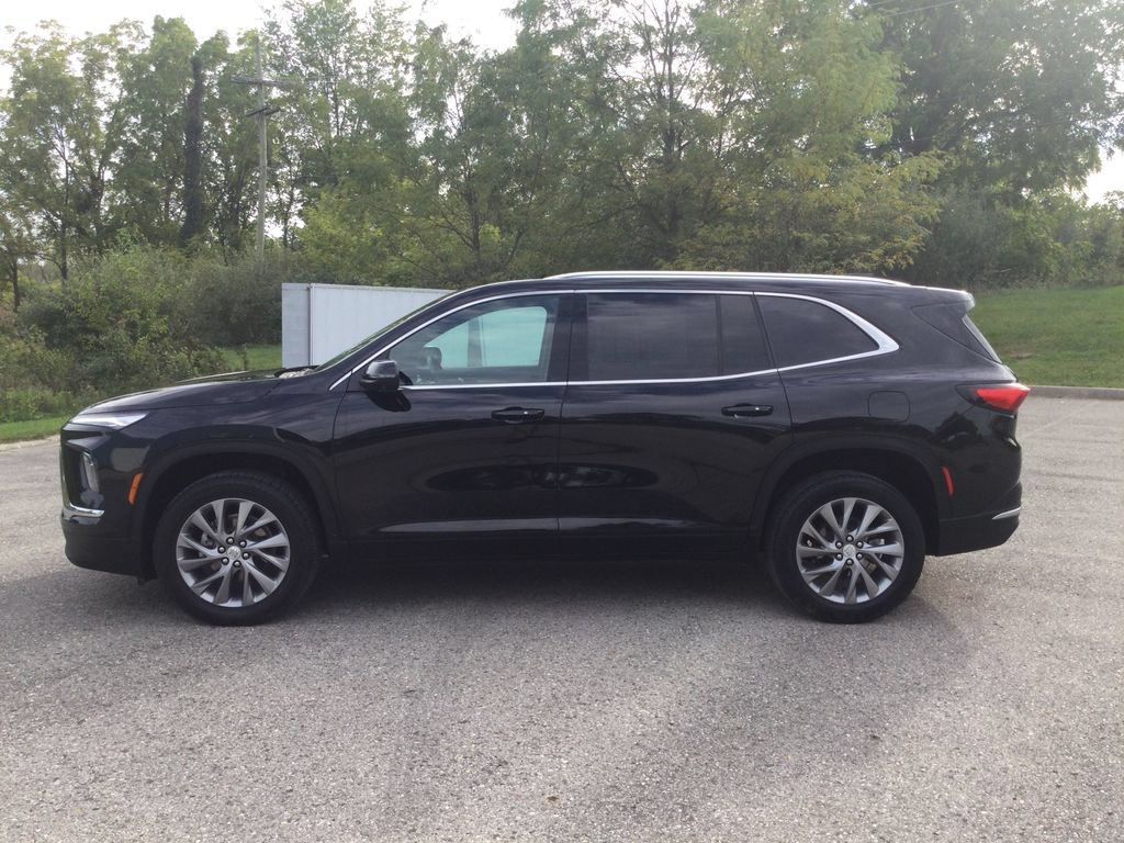Used 2025 Buick Enclave Preferred AWD/4WD image 4