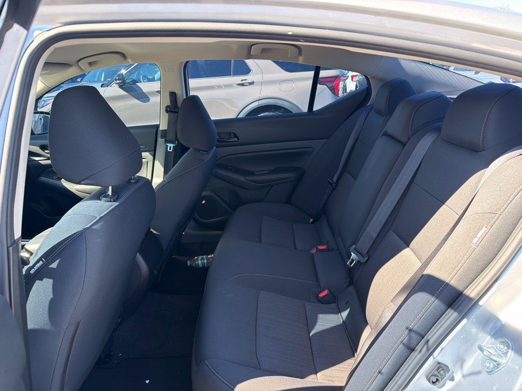 Used 2024 Nissan Altima 2.5 SV AWD/4WD image 11