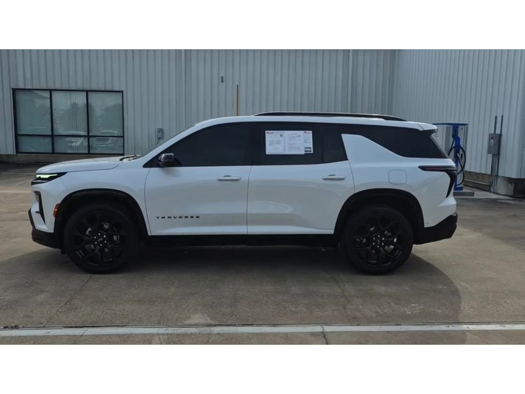 Used 2024 Chevrolet Traverse RS image 5
