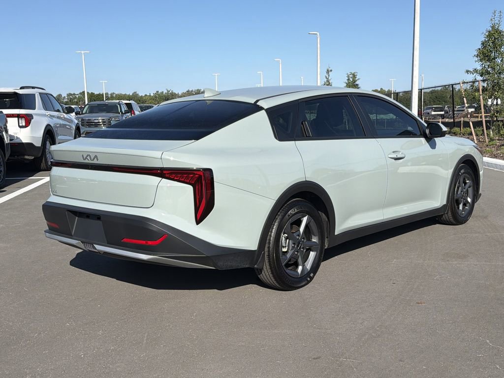 Used 2025 Kia K4 LXS FWD image 4