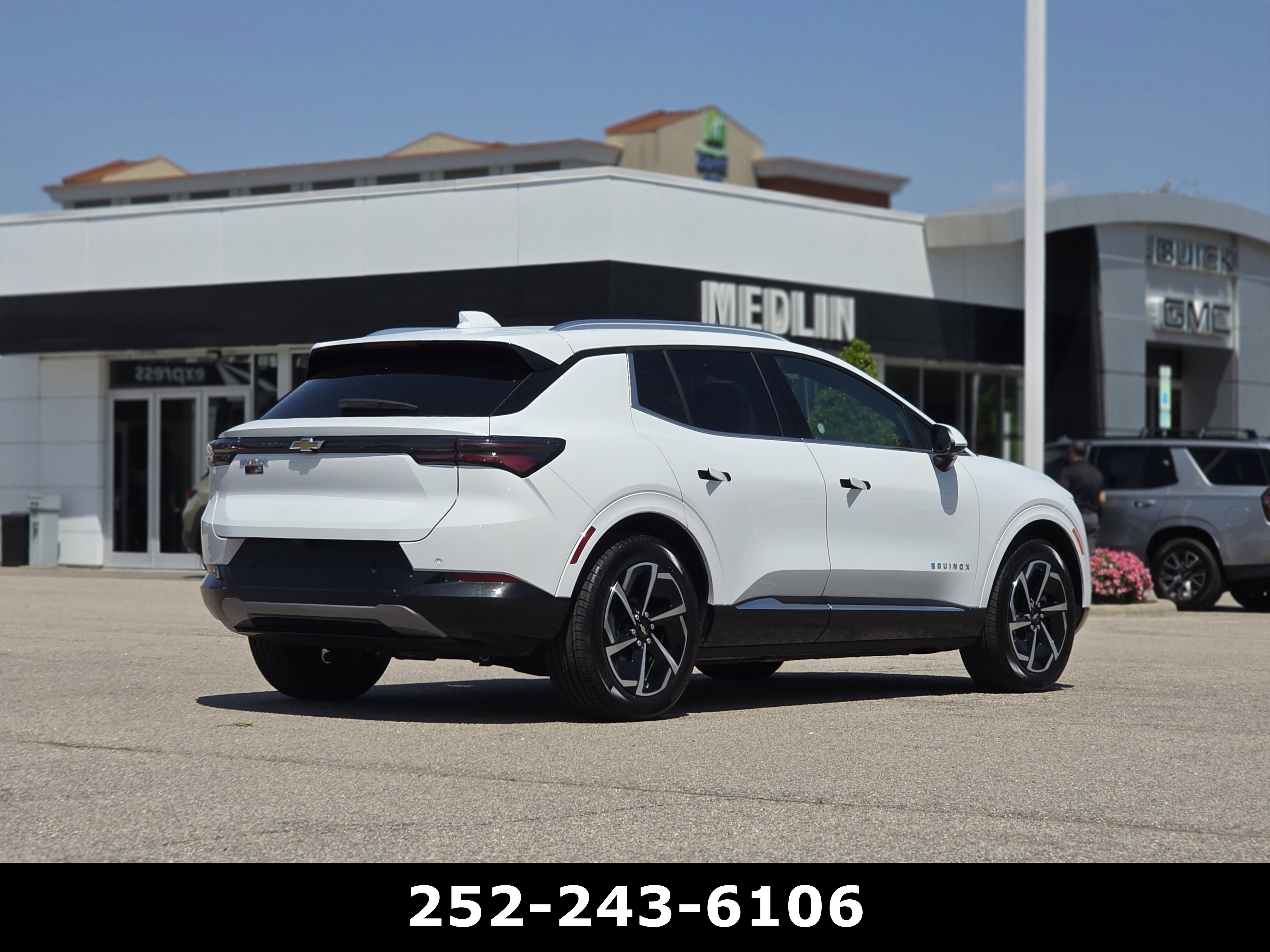 Used 2025 Chevrolet Equinox EV LT FWD image 7