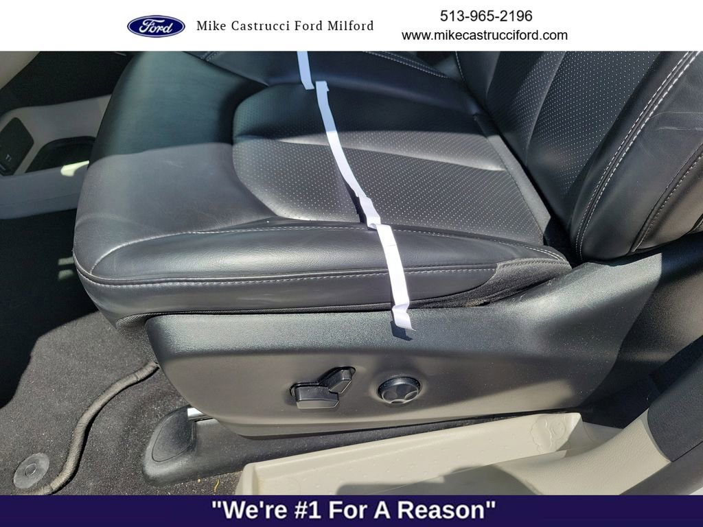 Used 2023 Chrysler Pacifica Touring-L FWD image 23
