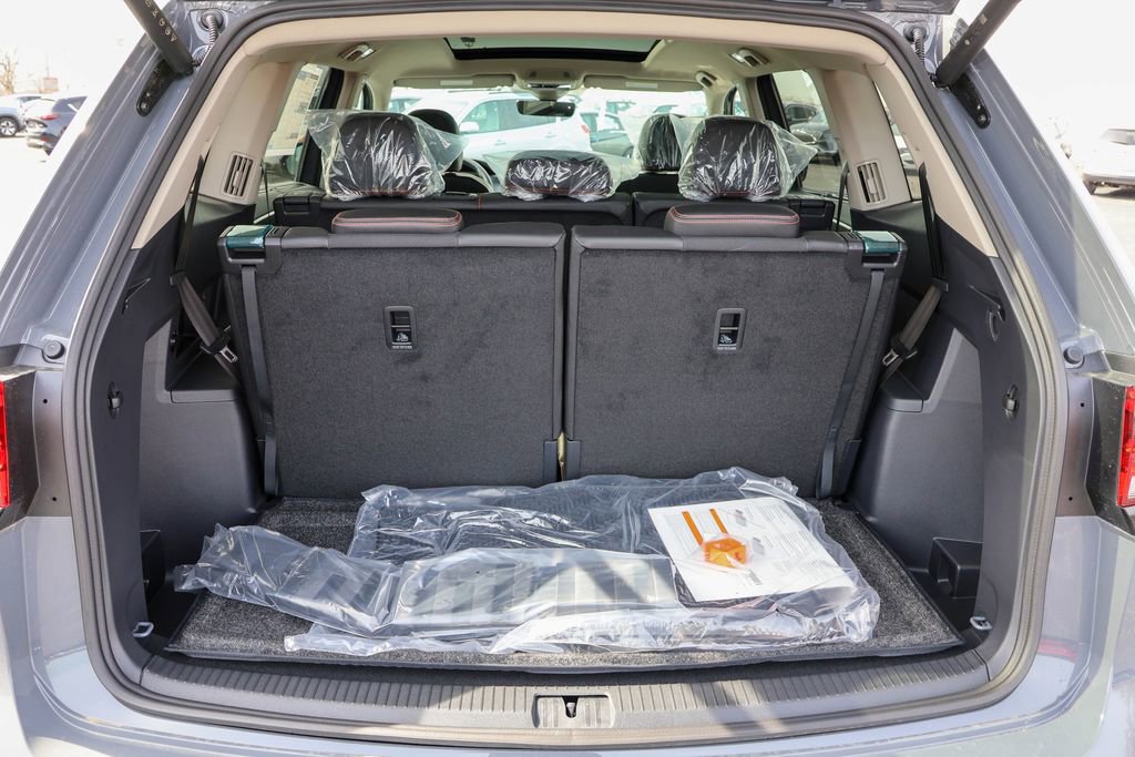 New 2025 Volkswagen Atlas Peak Edition SE image 37