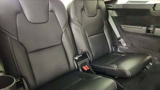 Used 2018 Volvo XC90 T6 Momentum w/ Convenience Package AWD/4WD image 32