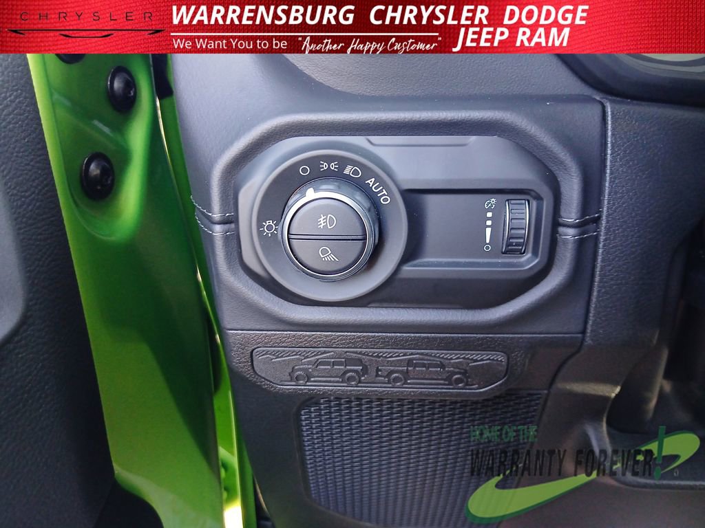 Used 2025 Jeep Gladiator Sport image 29