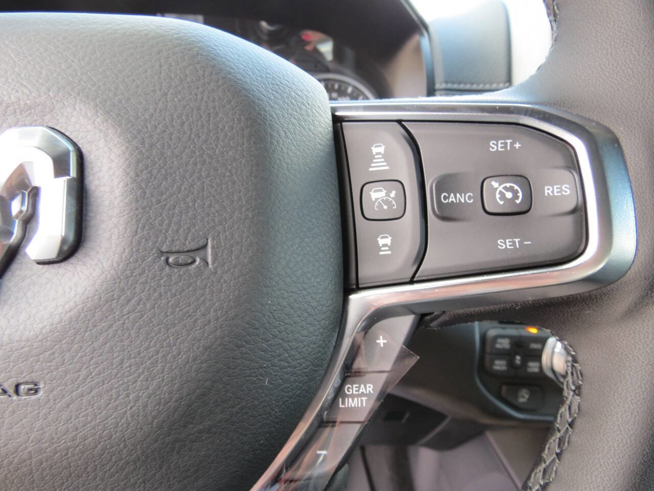 Used 2025 RAM 1500 Laramie w/ Sport Appearance Package AWD/4WD image 16