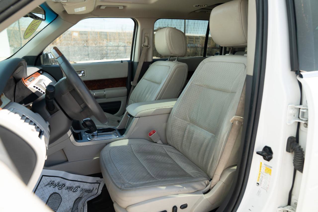 Used 2011 Ford Flex Limited w/ Rapid Spec Order Code image 25