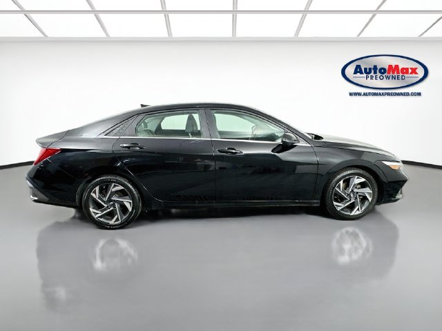Used 2024 Hyundai Elantra Limited FWD image 10