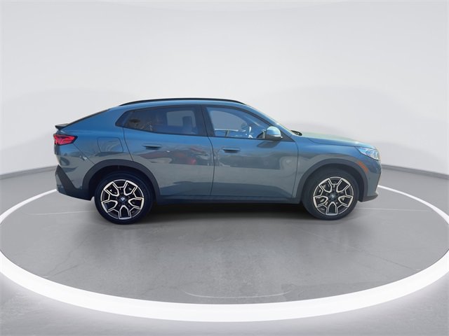 Used 2025 BMW X2 xDrive28i w/ Premium Package image 9