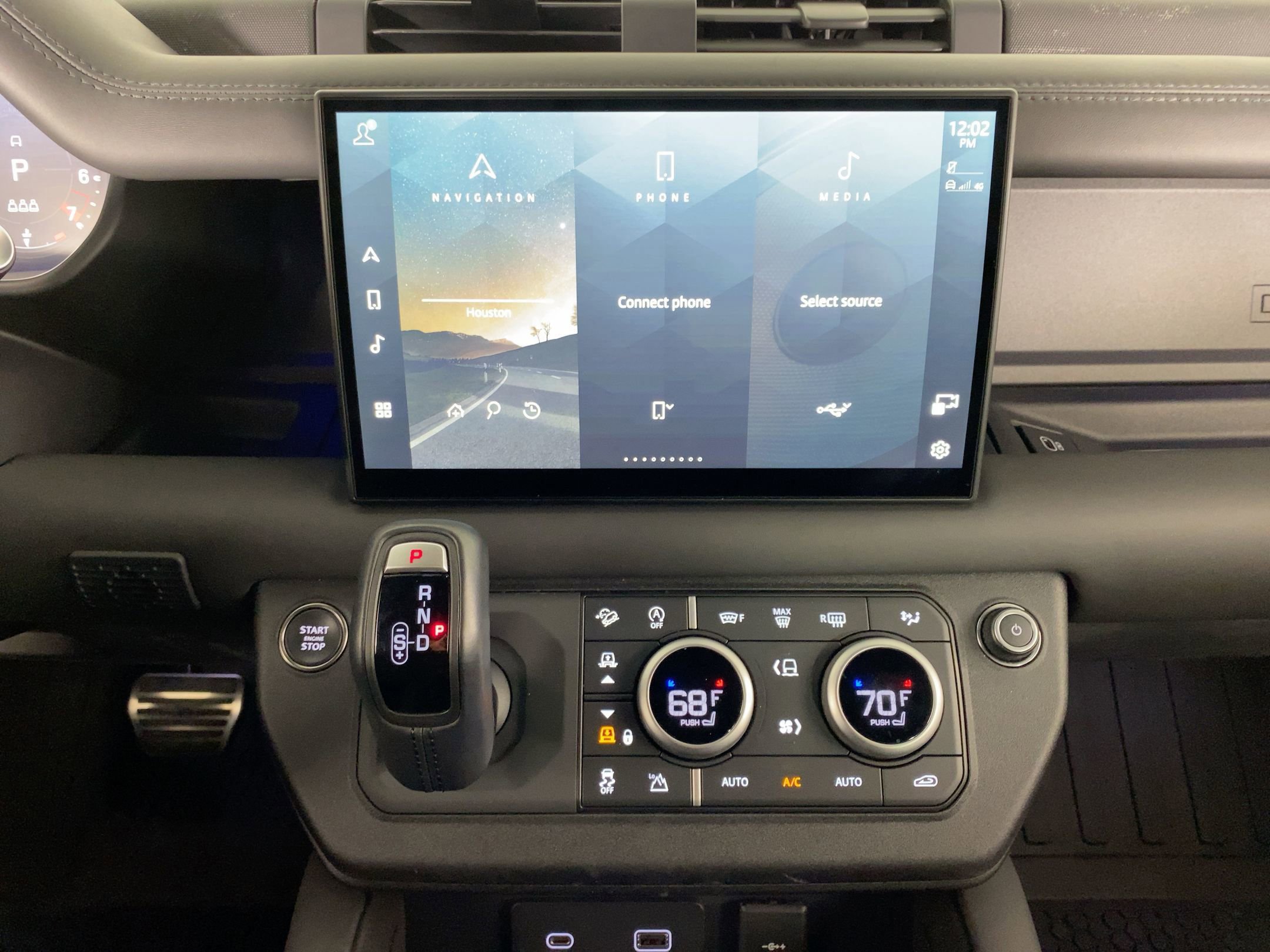 Certified 2023 Land Rover Defender 110 V8 AWD/4WD image 22