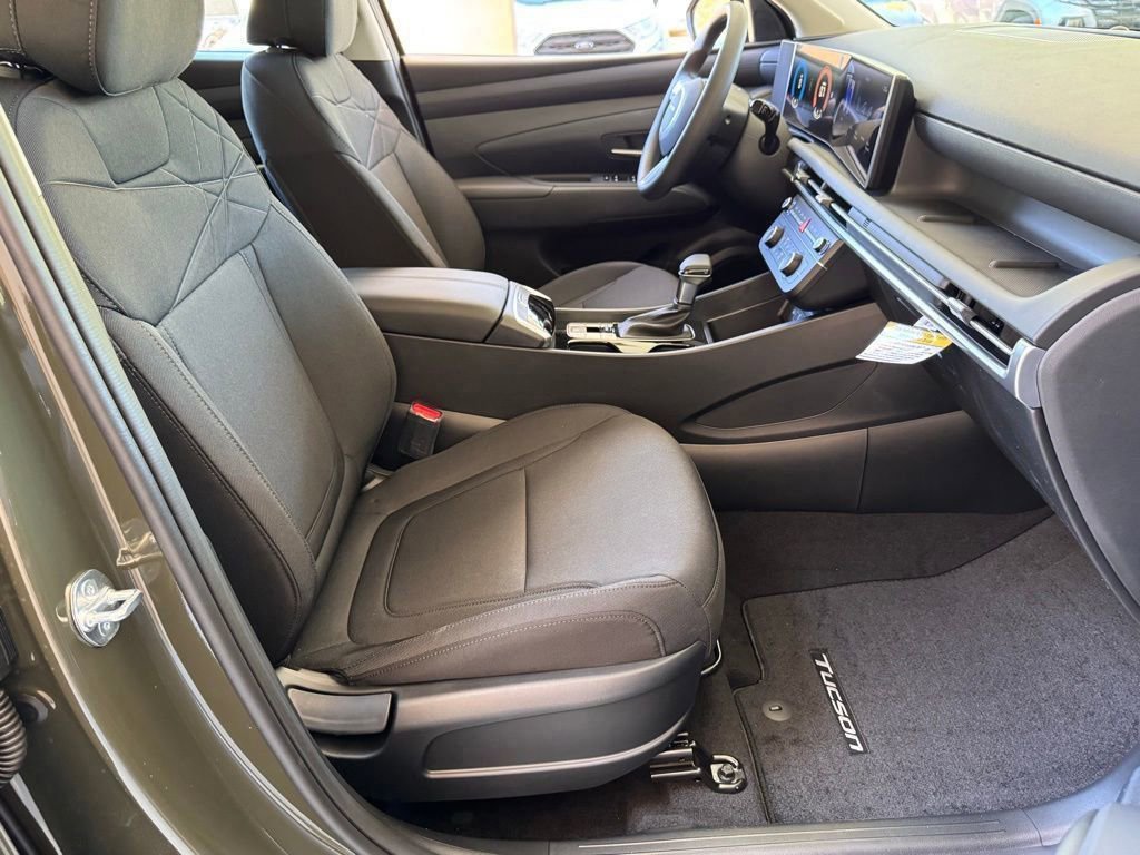 New 2026 Hyundai Tucson SE image 15