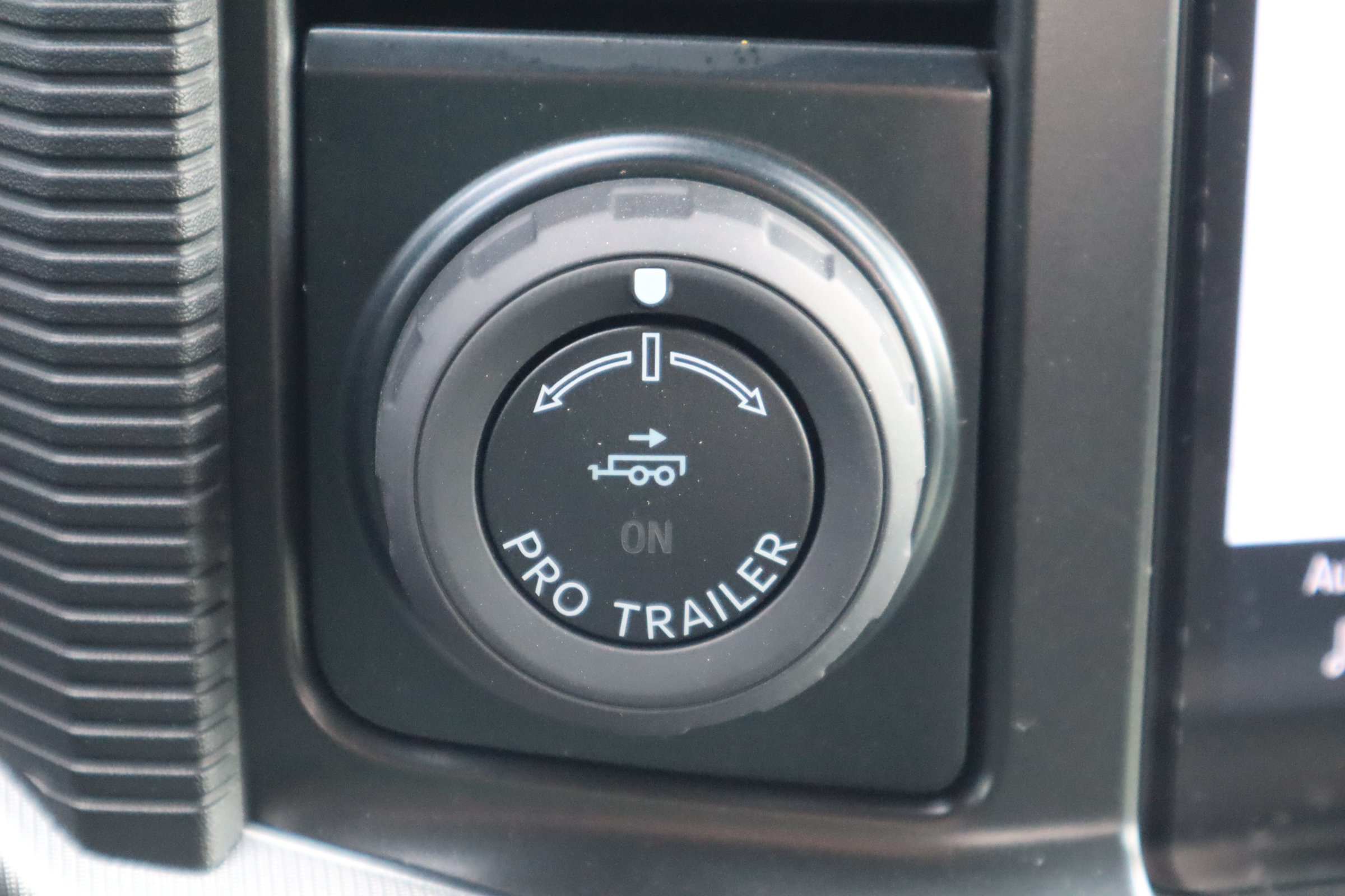 New 2025 Ford F150 Lariat w/ Equipment Group 502A High AWD/4WD image 25
