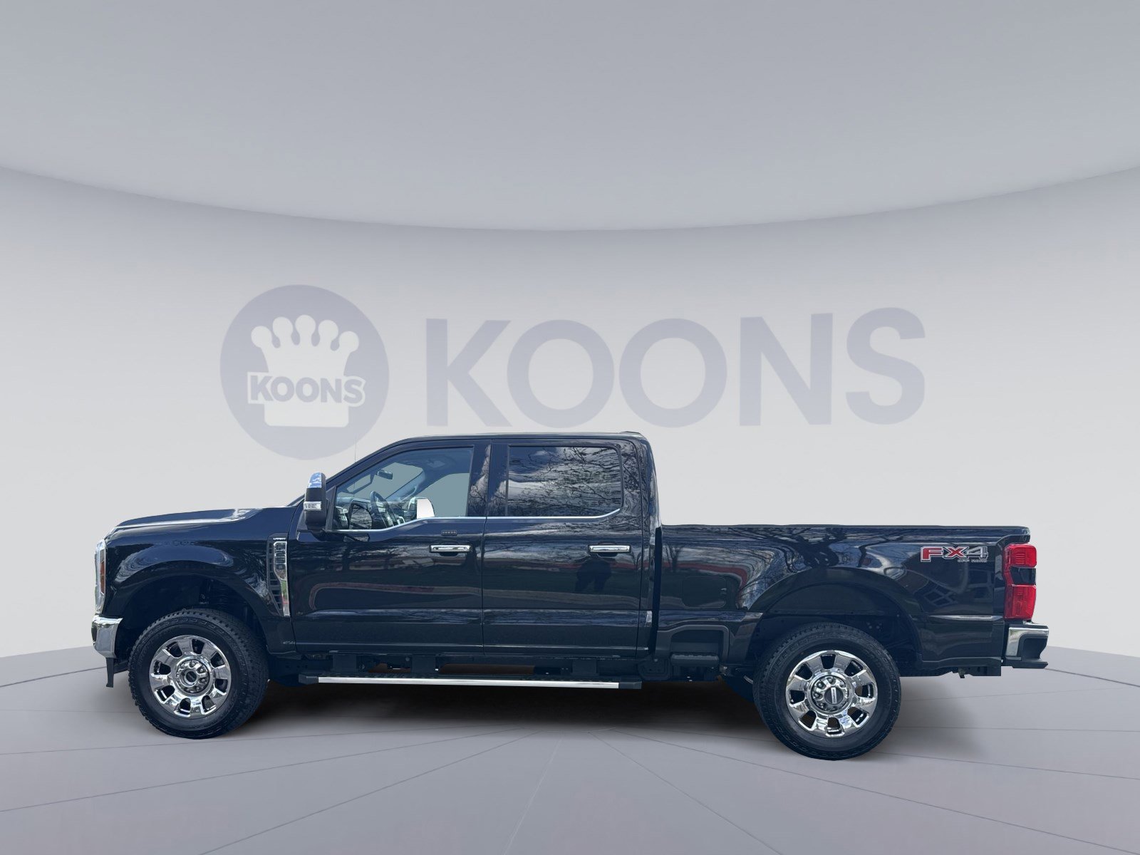 Used 2025 Ford F250 Lariat w/ Chrome Package image 2