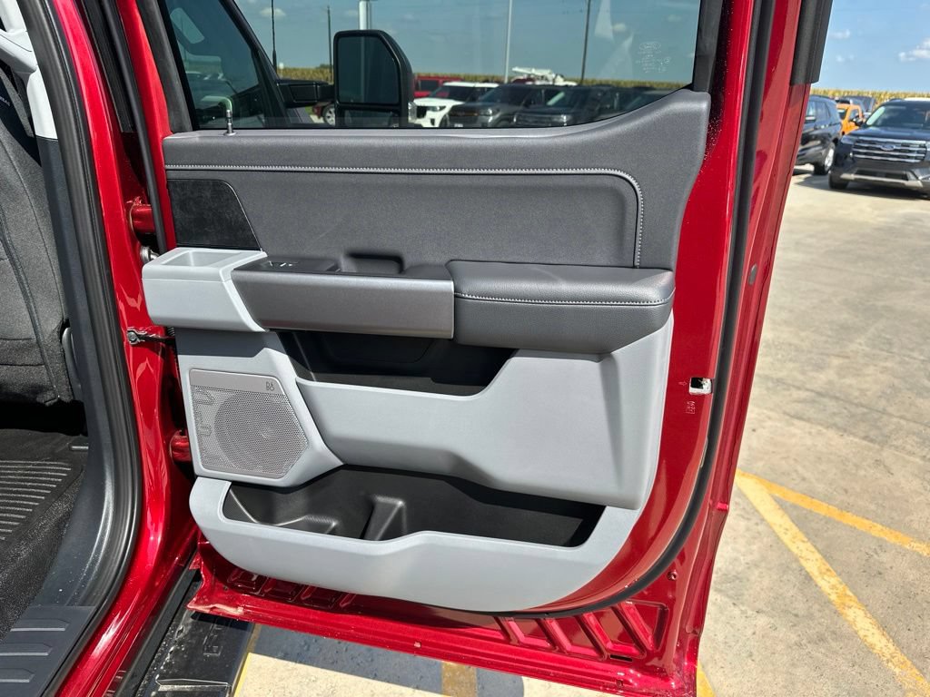 New 2026 Ford F350 XLT w/ XLT Premium Package AWD/4WD image 29