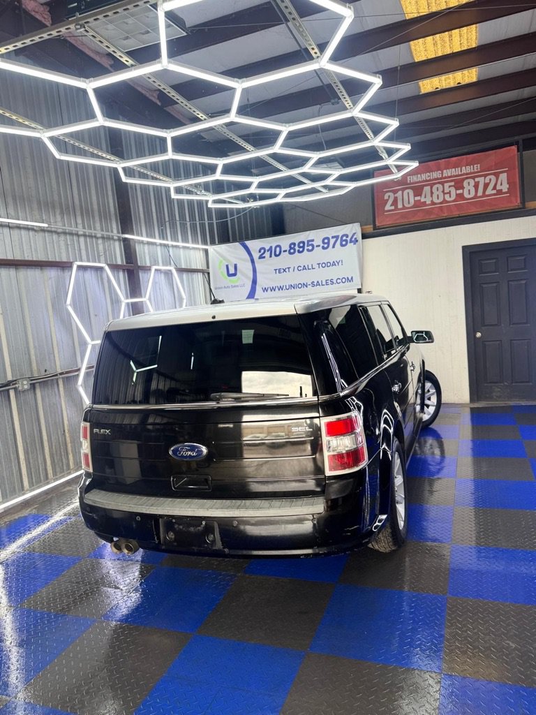 Used 2011 Ford Flex SEL w/ Rapid Spec Order Code FWD image 14